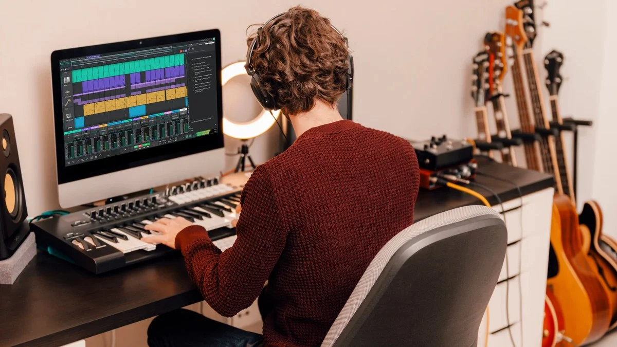Waveform Free — official product image